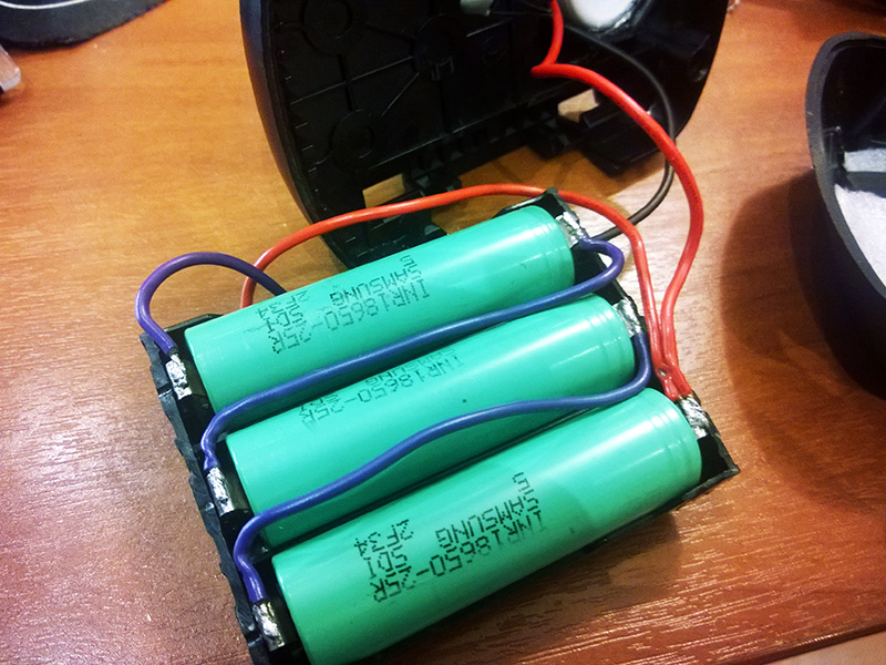 Зарядная литиевая батарея. Шуруповерт на литий li-ion 18650. Литиевые батарейки для шуруповерта 4.2. Liti ion аккумуляторы. Сборка li ion 18650.