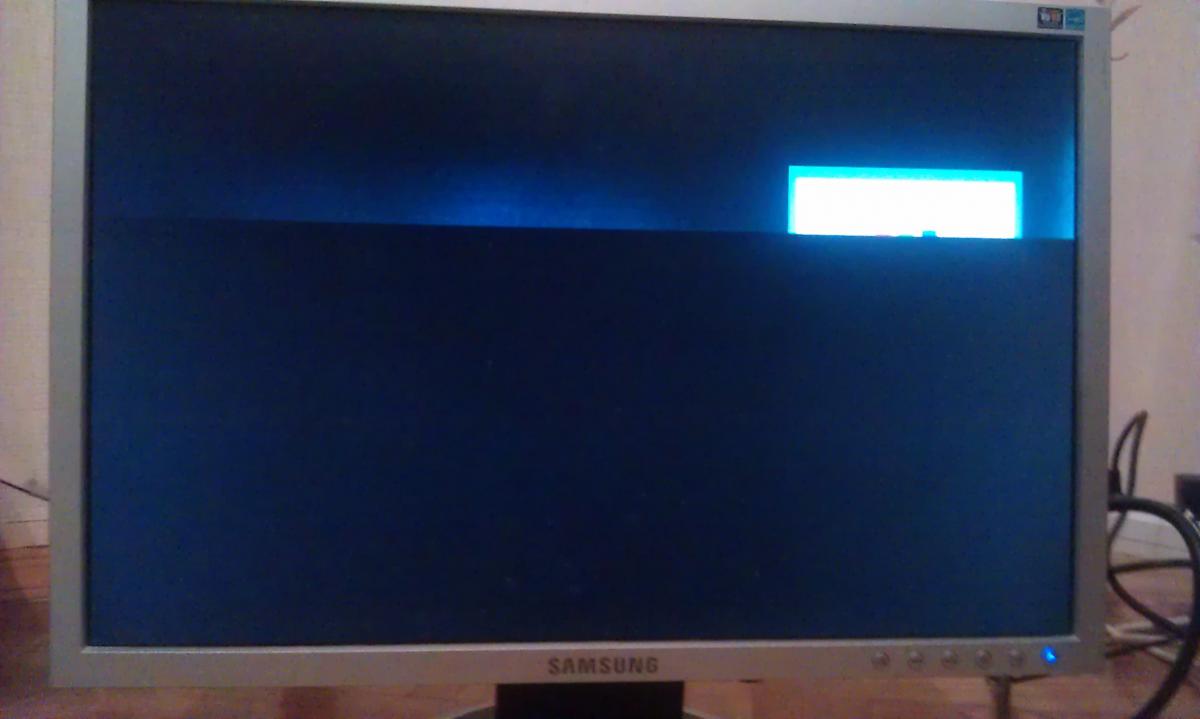 Пол экрана черное. SYNCMASTER 2043bw подсветка экрана. Телевизор самсунг 32 показывает снизу экран часть верха. Samsung SYNCMASTER 940nw. Пол экрана темная у самсунг телевизора.