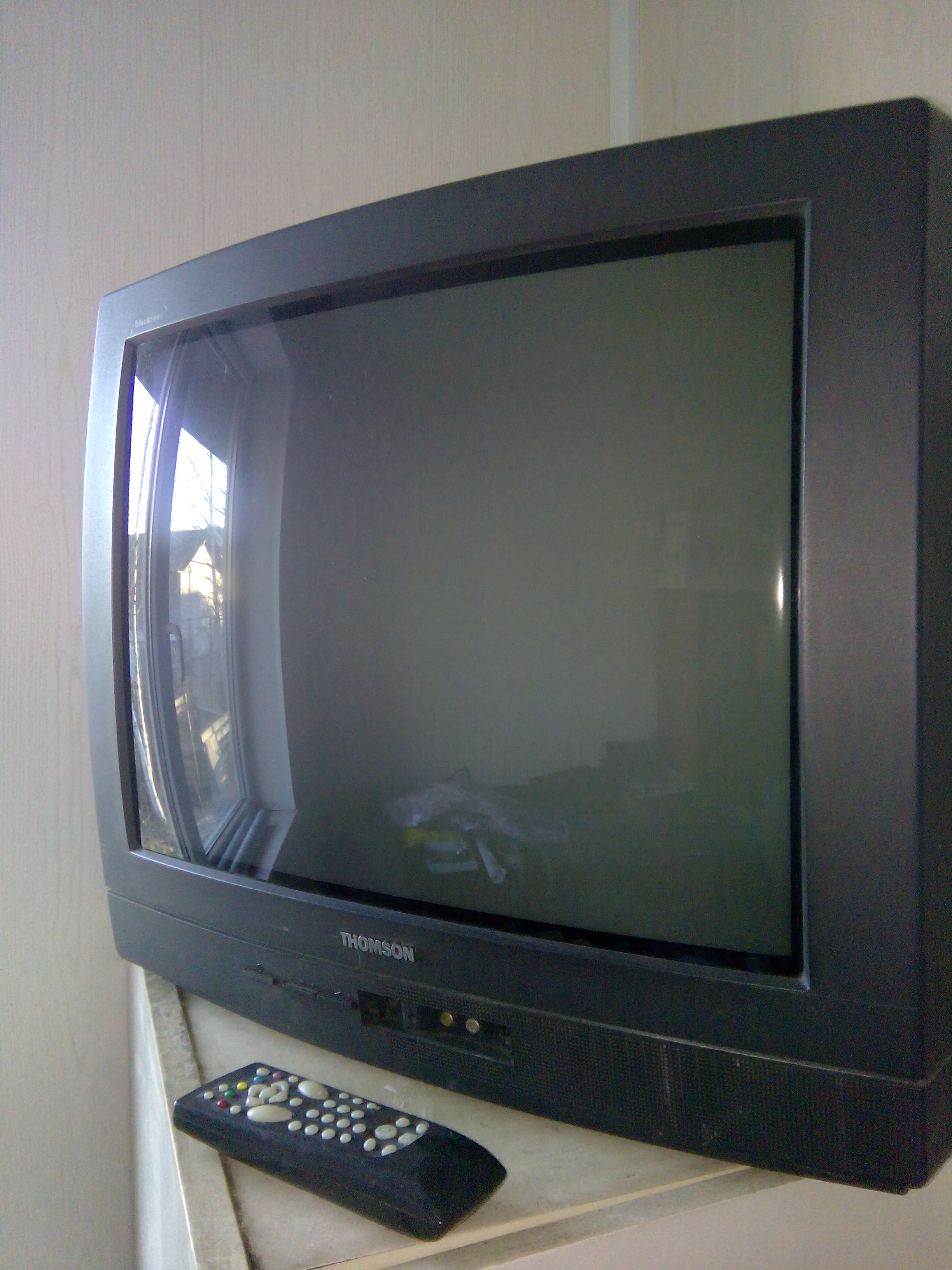 Куплю телевизор владикавказ. Телевизор Thomson 32 старый. Телевизор Томсон кинескопный. Старый телевизор Thomson Black Pearl. Телевизор Томпсон 55 2000г.